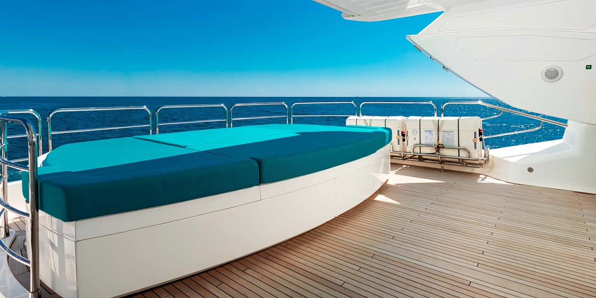 Аренда мега яхты 	Sunseeker 115 Predator в Сочи